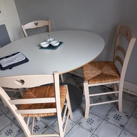 Διαμέρισμα Entre Et Mezieres, F3 Bien Situe, Secteur Calme